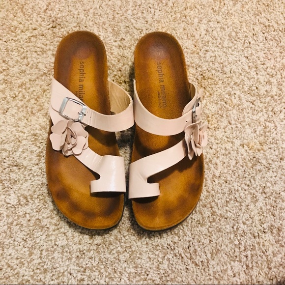 Low wedge sandals with pink flower detail - Picture 2 of 2